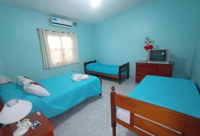 Дом 2 Спальни, Hostal Benjamin