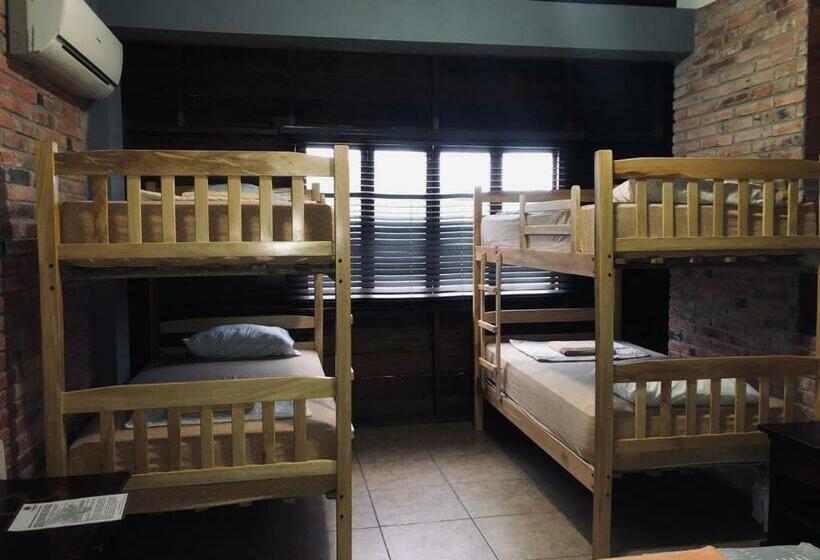 ファミリールーム, Tavarua