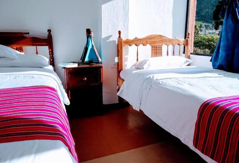 스탠다드 트리플 룸, Erupcion Art Hotel & Hostel