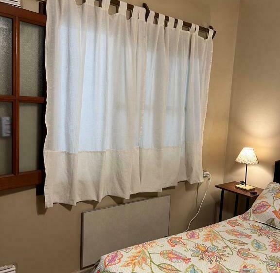 اتاق استاندارد با سرویس بهداشتی مشترک, Ferienhaus Hostel Salta