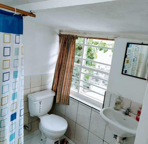 Ágy Megosztott Szobában, Galapagos Natural Life Hostel