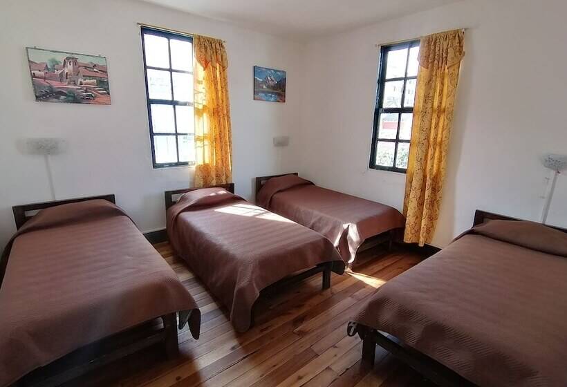 Ágy Megosztott Szobában, Galapagos Natural Life Hostel