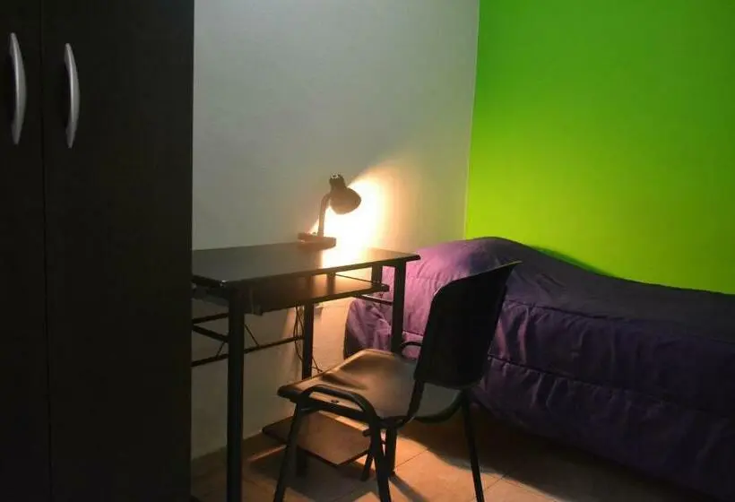 اتاق استاندارد یک نفره, Go Hostel