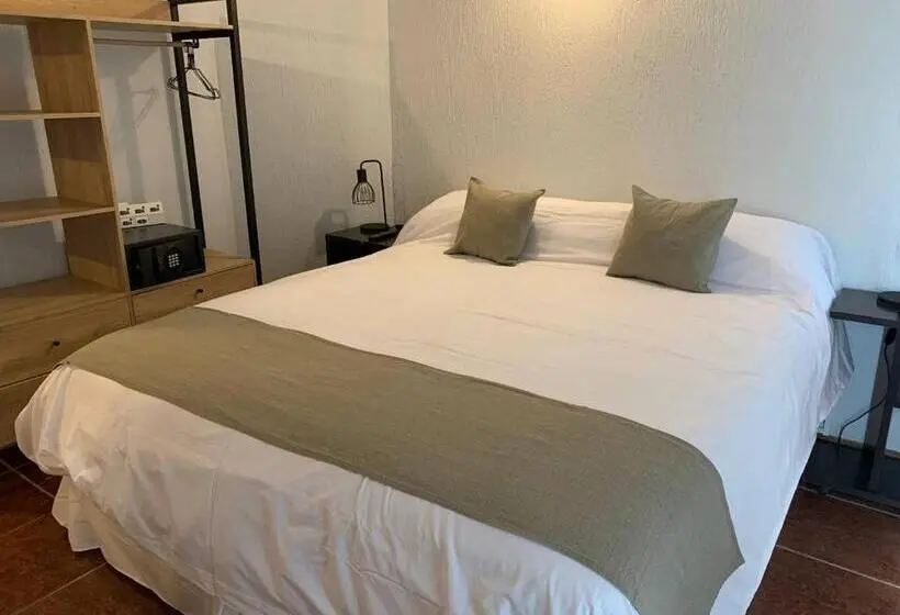 Deluxe-huone, Del Caballero