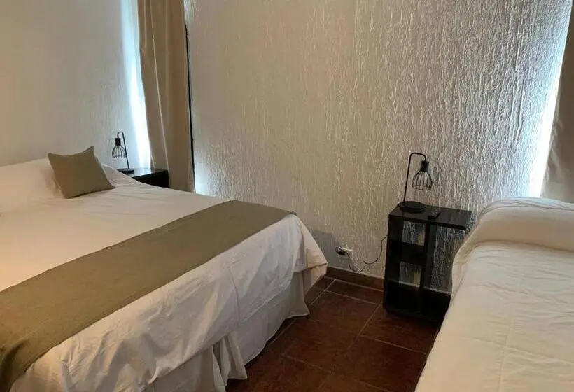 Deluxe Kolmen Hengen Huone, Del Caballero