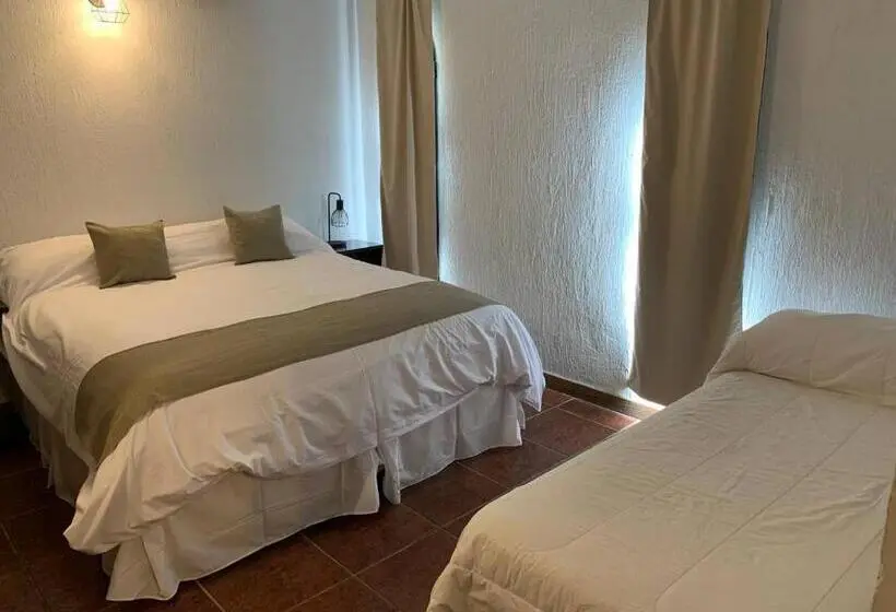 Deluxe Kolmen Hengen Huone, Del Caballero