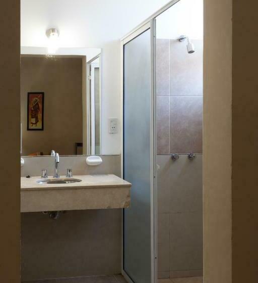 スタンダードルーム, El Amparo