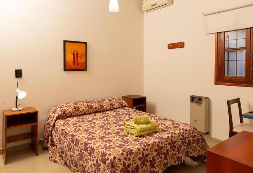 スタンダードルーム, El Amparo