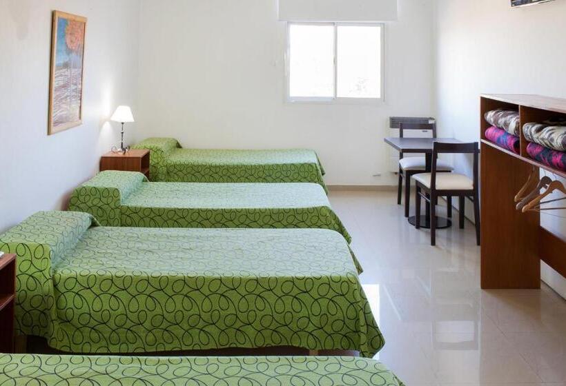 スタンダード4人部屋, El Amparo