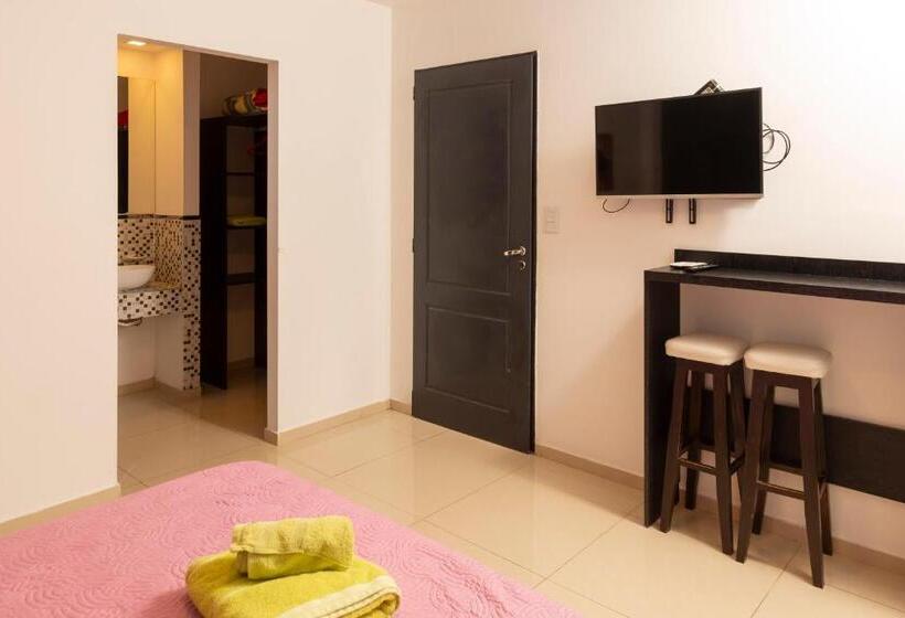 スタンダードルーム, El Amparo