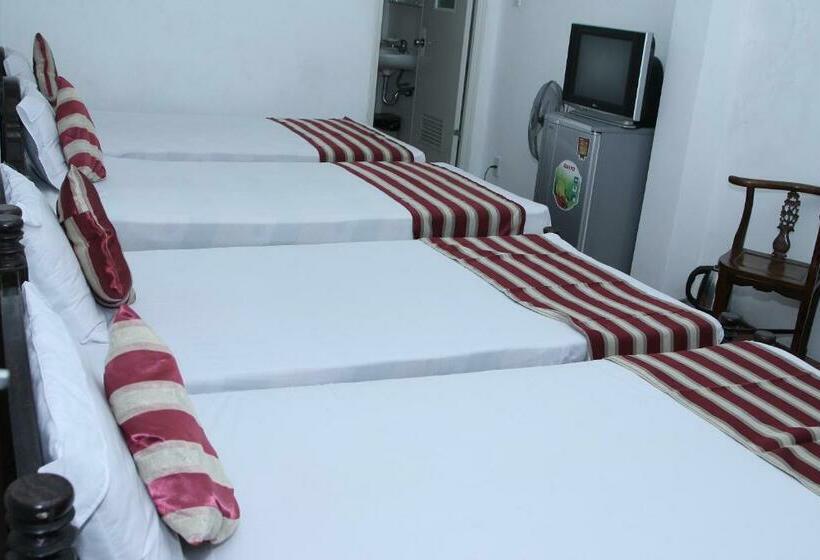 اتاق لوکس خانوادگی, Hoang Cuong