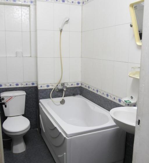 اتاق استاندارد یک نفره, Hoang Cuong