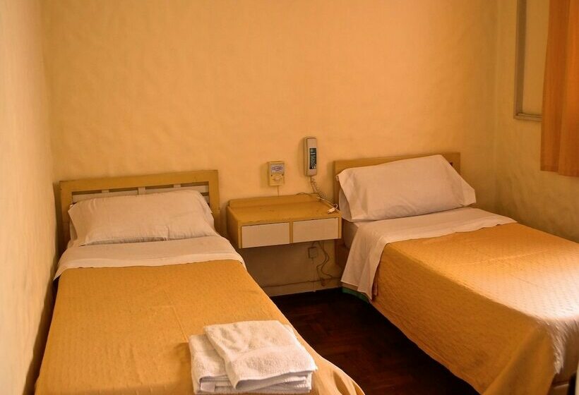 חדר סטנדרט לשלושה, Panamericano Mendoza