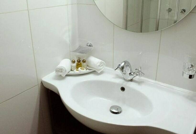 חדר סטנדרט לשלושה, Panamericano Mendoza