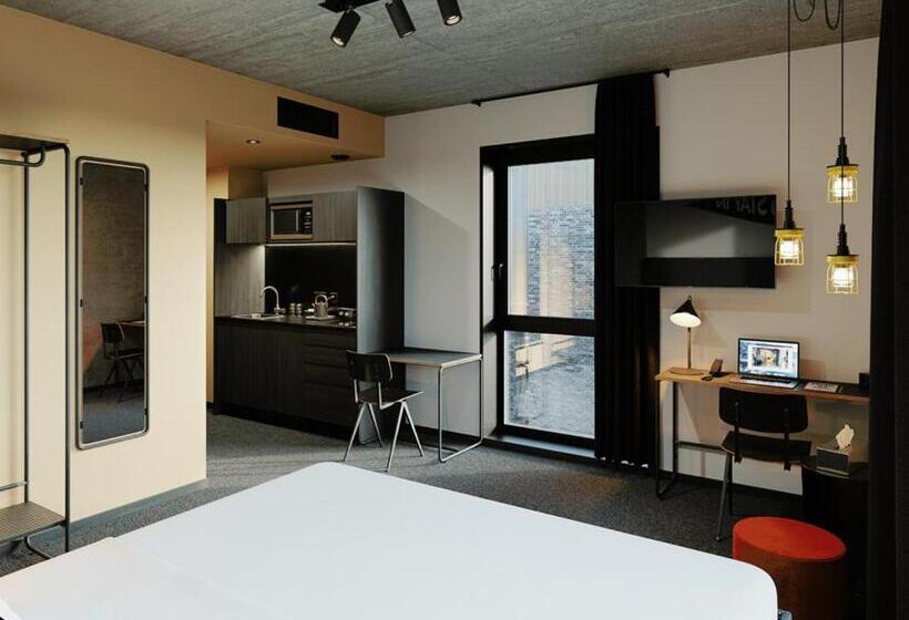 デラックススタジオ, The Social Hub Glasgow