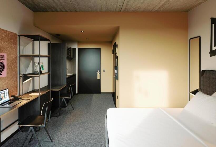 デラックススタジオ, The Social Hub Glasgow