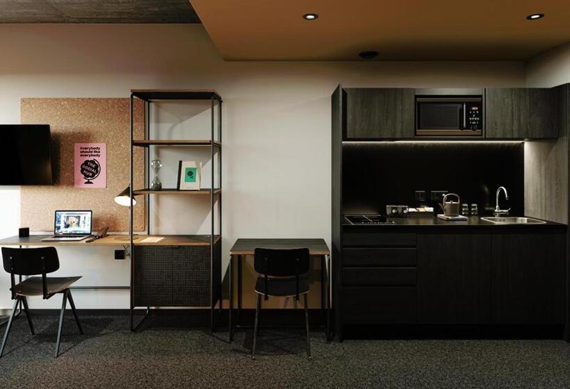 デラックススタジオ, The Social Hub Glasgow