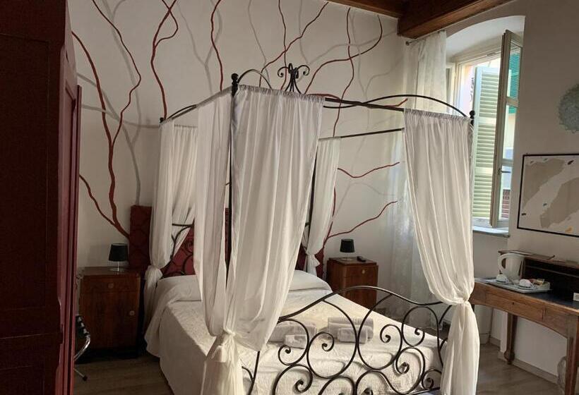 חדר קומפורט לשלושה, Domus Aurea