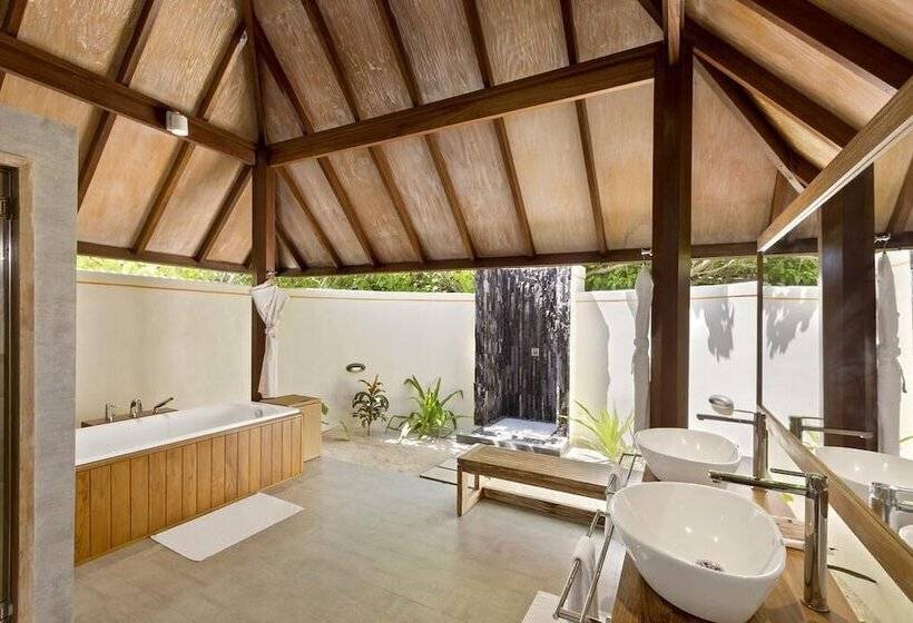 ویلای یک اتاق خوابه با استخر شنا, Dhigufaru Island Resort