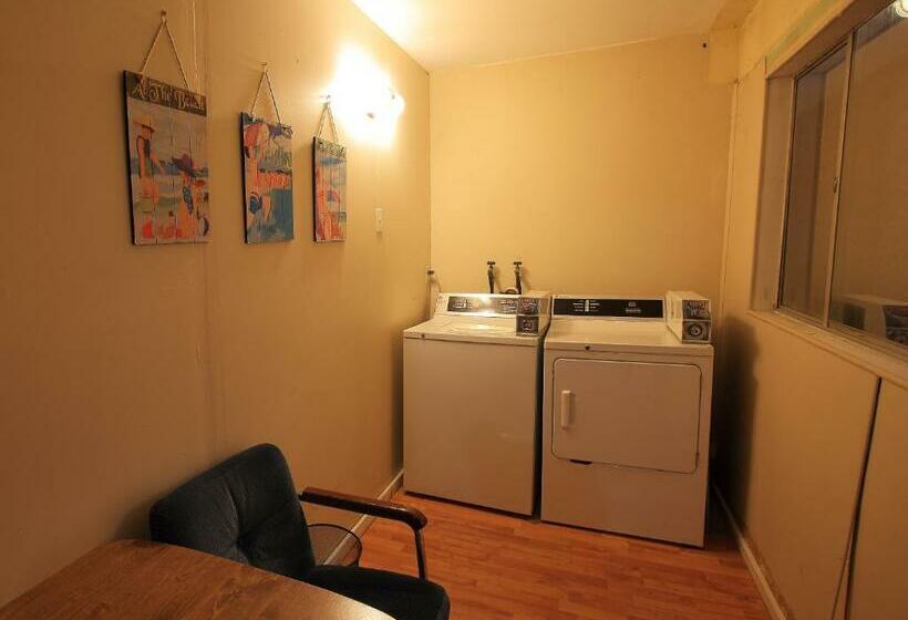 침실 2개 스위트, Diplomat Motel