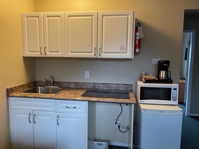 스위트, Diplomat Motel