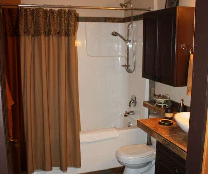 Люкс 2 Спальни, A Okanagan Lakeview Inn