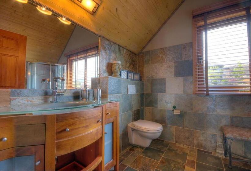 Люкс с Балконом, A Okanagan Lakeview Inn