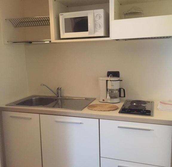 1 Bedroom Apartment Lake View, Anna