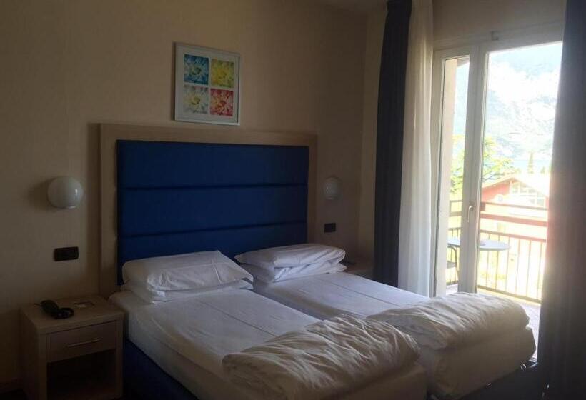 1 Bedroom Apartment Lake View, Anna