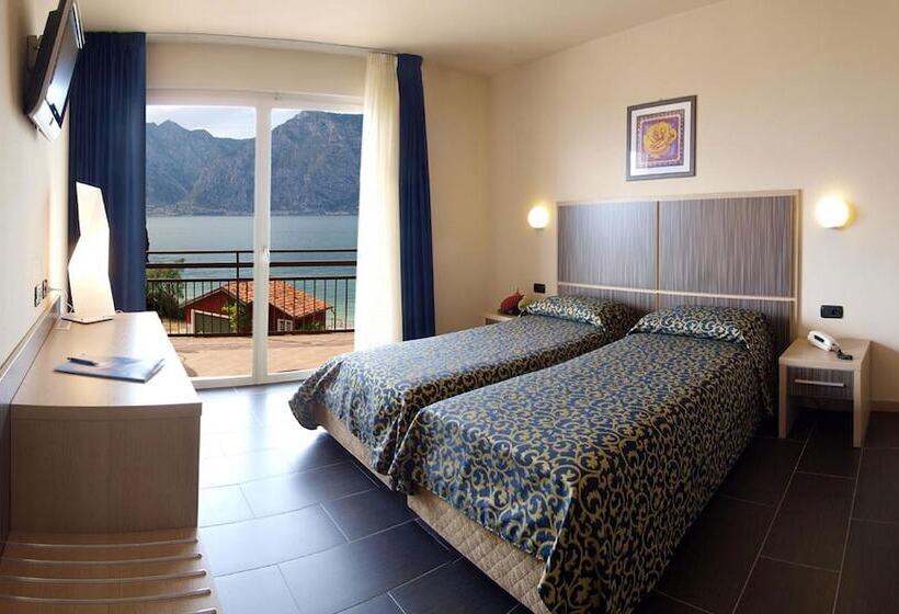 Номер Стандарт Вид на Озеро, Anna