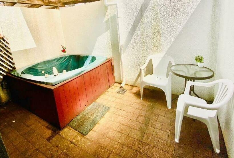 Апартаменты 1 Спальня, Baden Lodge