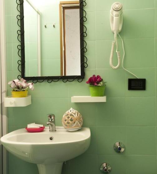 חדר סטנדרט לשלושה, B&b Elena