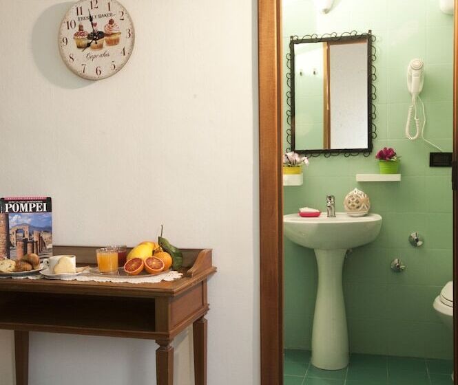 חדר סטנדרט לשלושה, B&b Elena