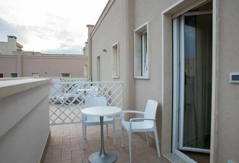 غرفة قياسية مزوَّدة بشُرفة, La Casa Del Turista