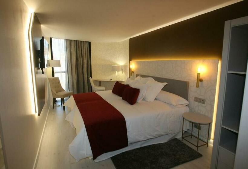 Номер Deluxe, Cardenal