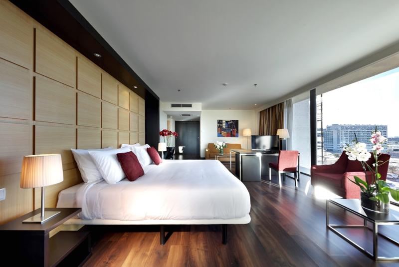 标准单人间, El Alamo