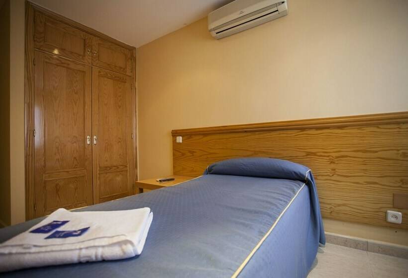 标准单人间, El Alamo