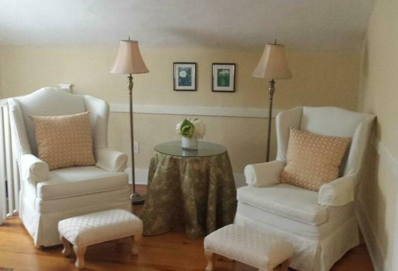 수피리어 룸, Historic Wilson Guy House