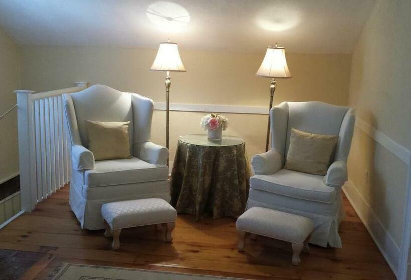 수피리어 룸, Historic Wilson Guy House