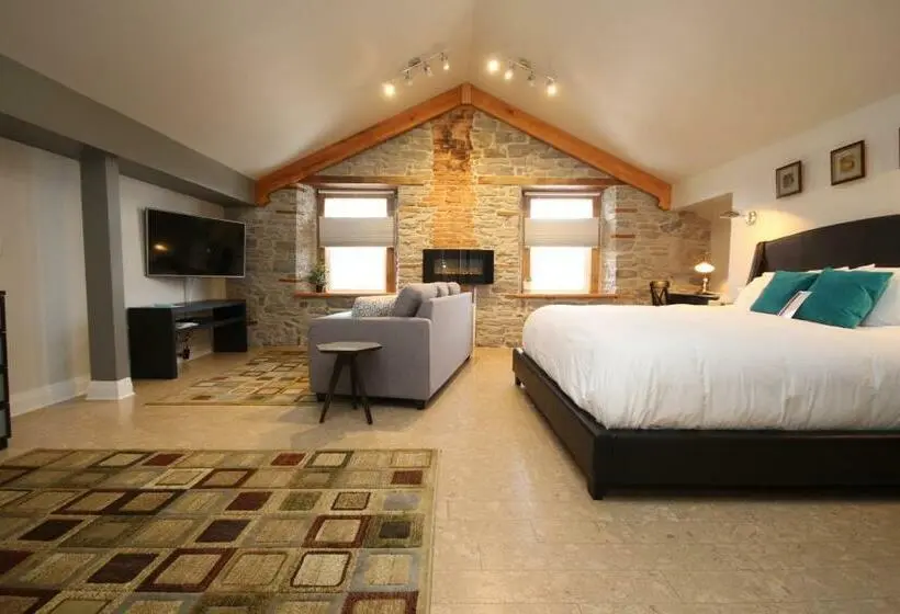 キングサイズベッドのスイートルーム, Kemptville Suites