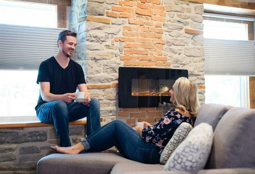 キングサイズベッドのスイートルーム, Kemptville Suites