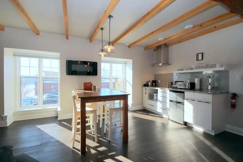 スイート, Kemptville Suites