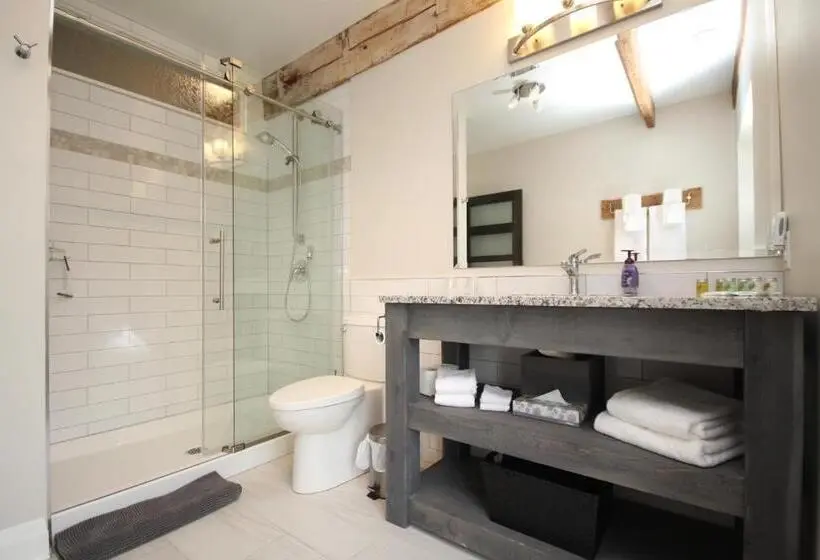 スイート, Kemptville Suites