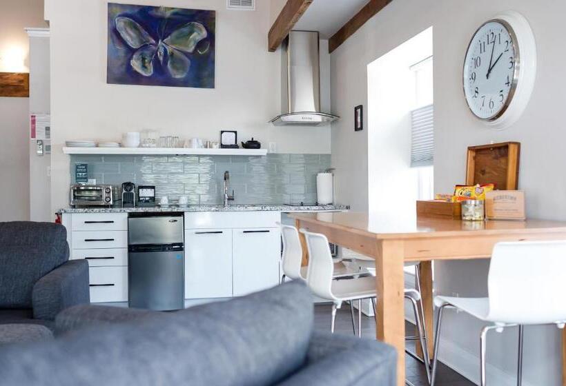 جناح, Kemptville Suites