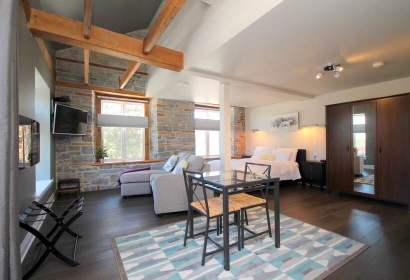 جناح, Kemptville Suites