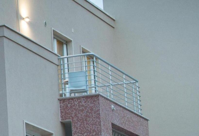 Номер Basic с Балконом, La Casa Del Turista