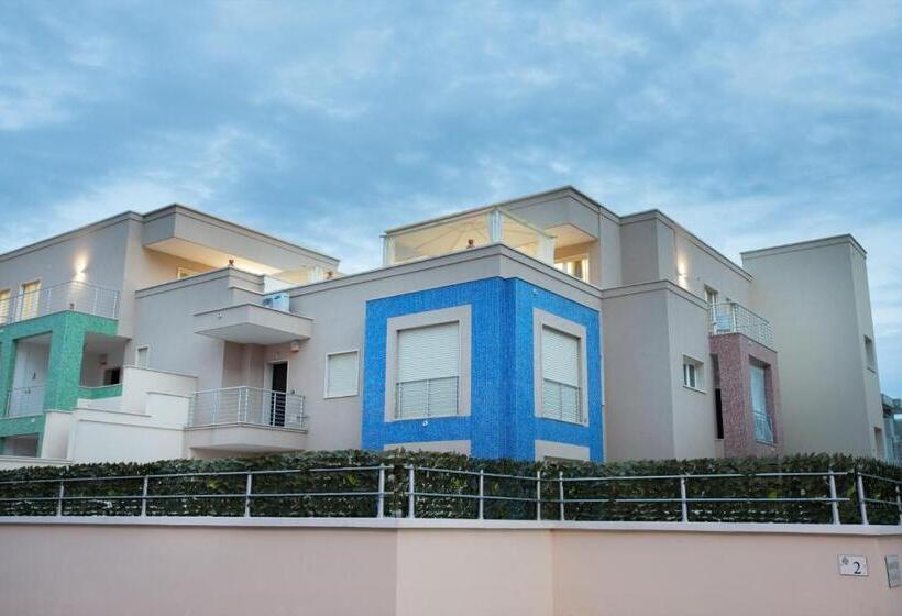 غرفة أساسية مزودة بشُرفة, La Casa Del Turista