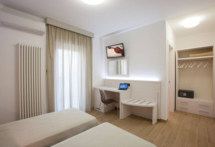 غرفة قياسية مزوَّدة بشُرفة, La Casa Del Turista