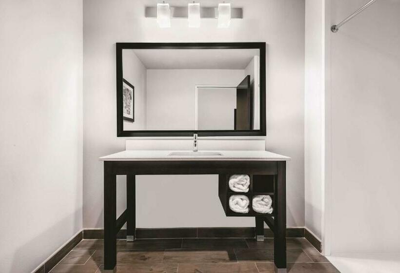 Mozgáskorlátozott Standard Szoba, La Quinta By Wyndham Mcallen Convention Center