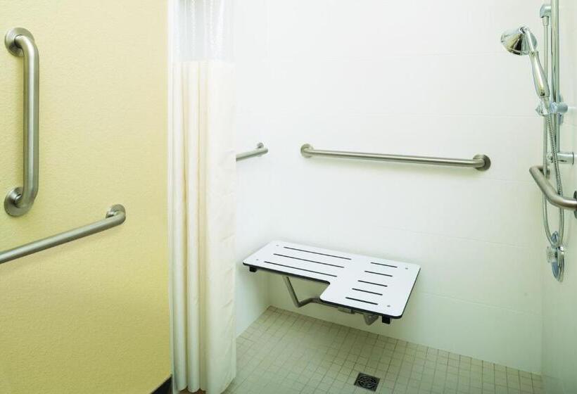 جناح لذوى الاحتياجات الخاصة, La Quinta By Wyndham Gillette